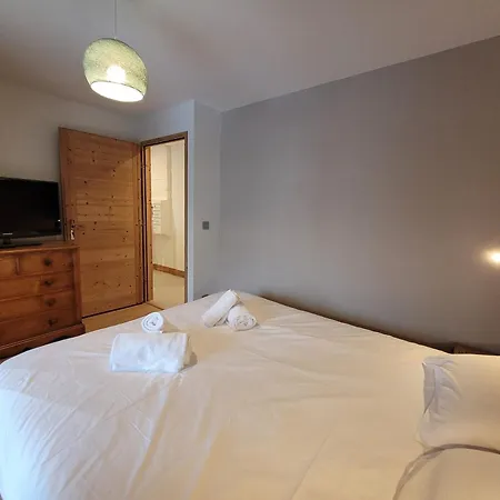 Renove, Lumineux Et Calme, Au Centre Des Gets, Proche Pistes Et Commodites - Fr-1-598-158